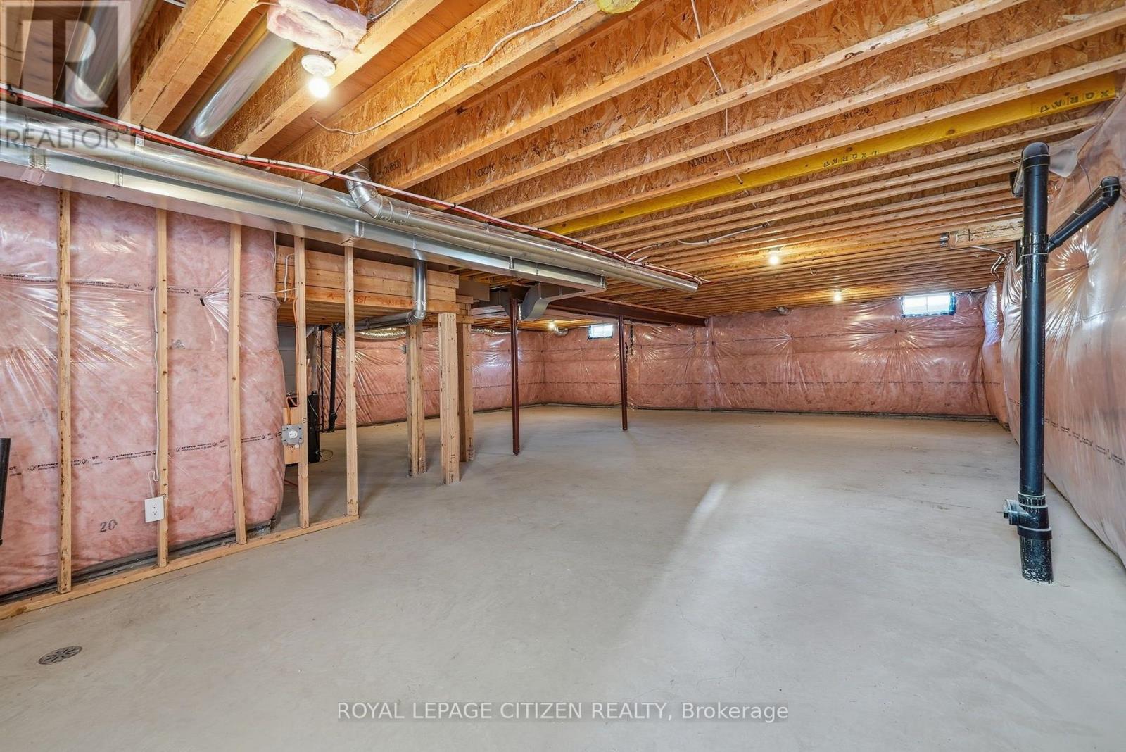 18 MCKAY AVENUE - Image 40