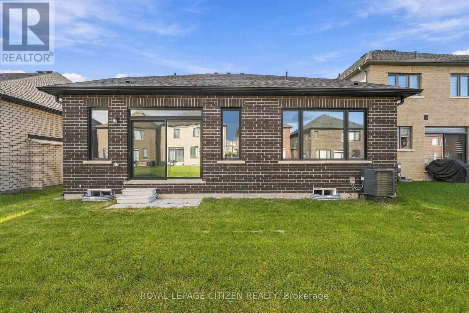 18 MCKAY AVENUE - 50