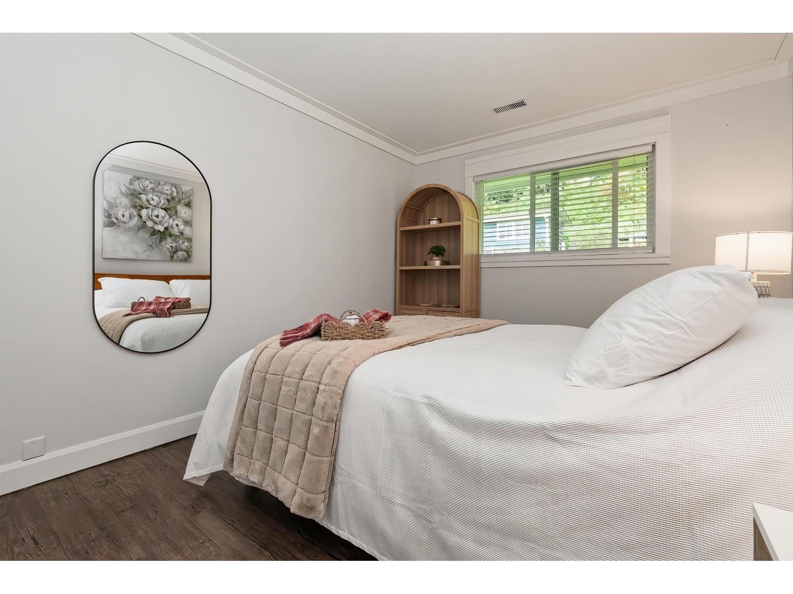 Photo of 33456 CLAYBURN ROAD 31