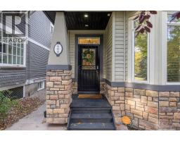 608 24 Avenue SW - photo 2