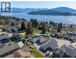 496 Spyglass Place, Gibsons, BC V0N1V9 Photo 9