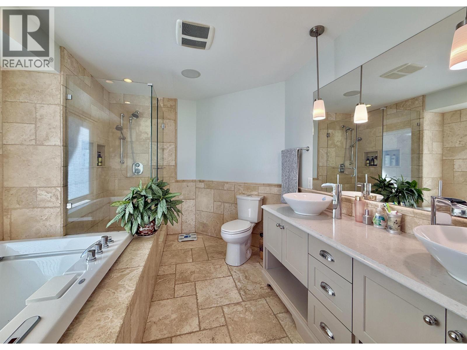 496 SPYGLASS PLACE, Gibsons - Image 1