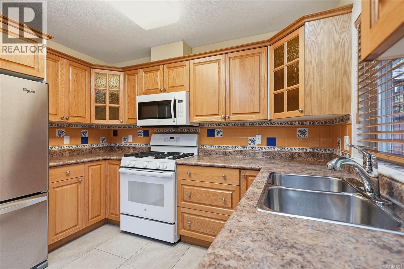 16 850 Arbutus St, Qualicum Beach - Image 1