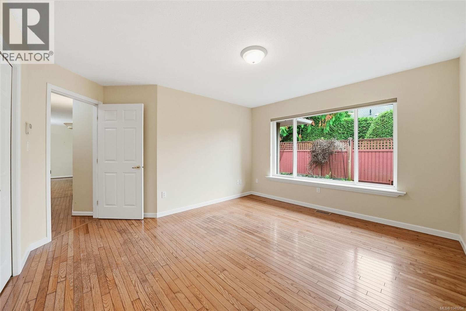 16 850 Arbutus St, Qualicum Beach - Image 1