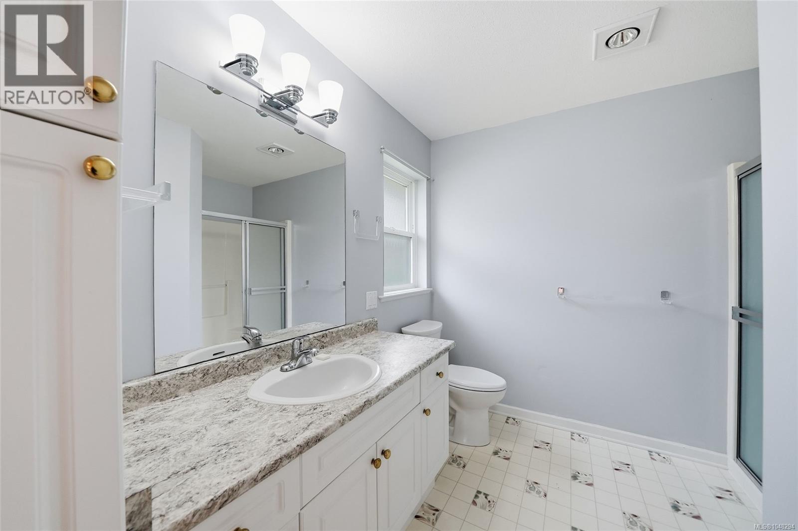 #16 850 Arbutus St - 25