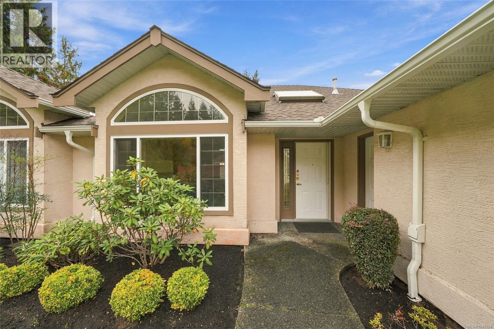 #16 850 Arbutus St - 3