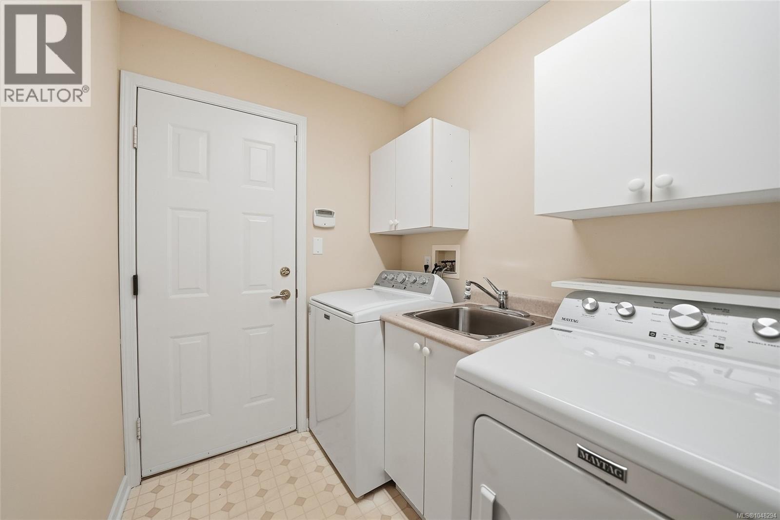 #16 850 Arbutus St - 31
