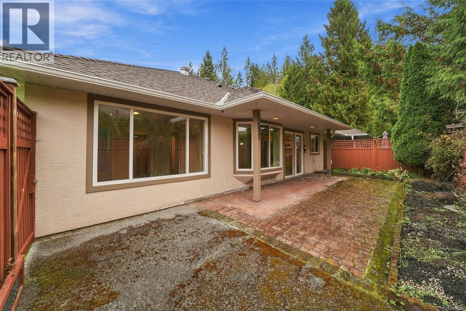 16 850 Arbutus St, Qualicum Beach - Image 1