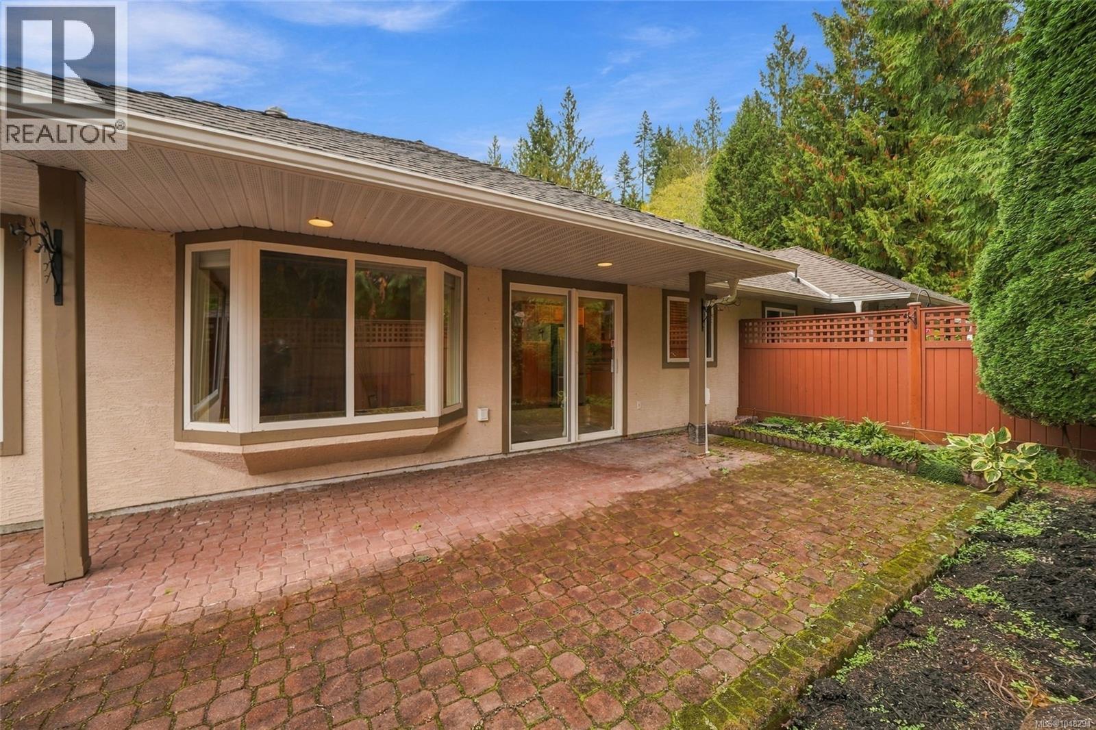 #16 850 Arbutus St - 35