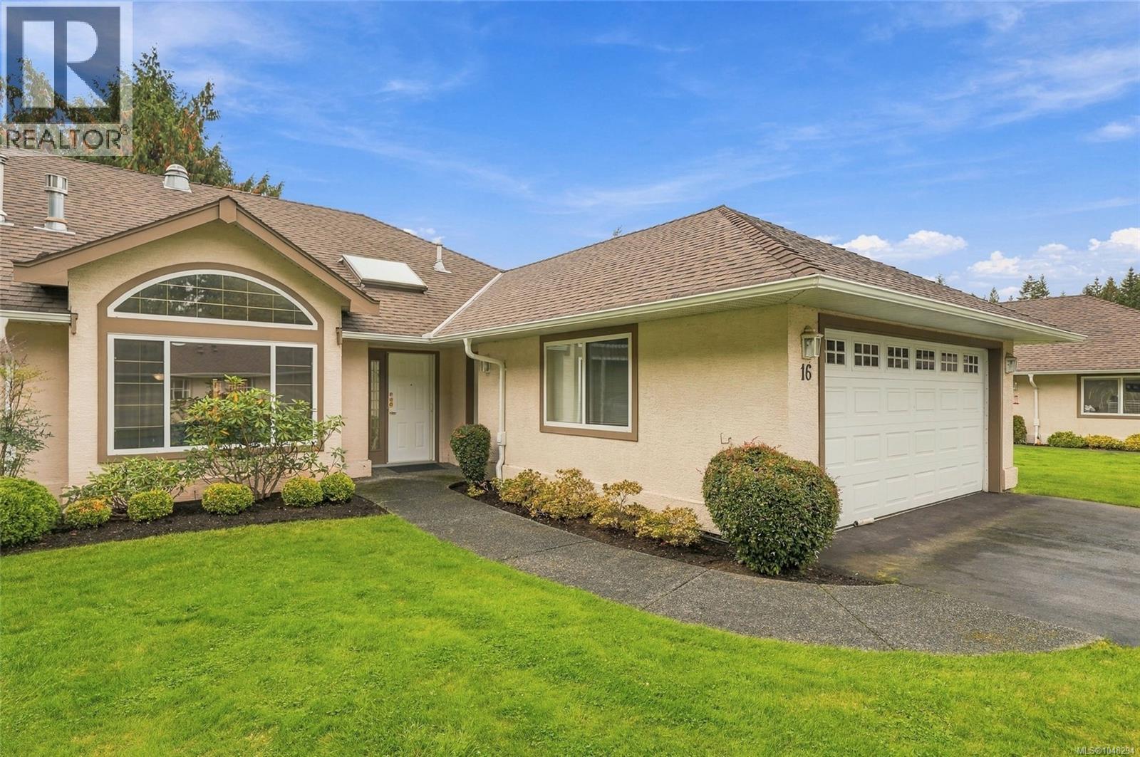 16 850 Arbutus St, Qualicum Beach - Image 1