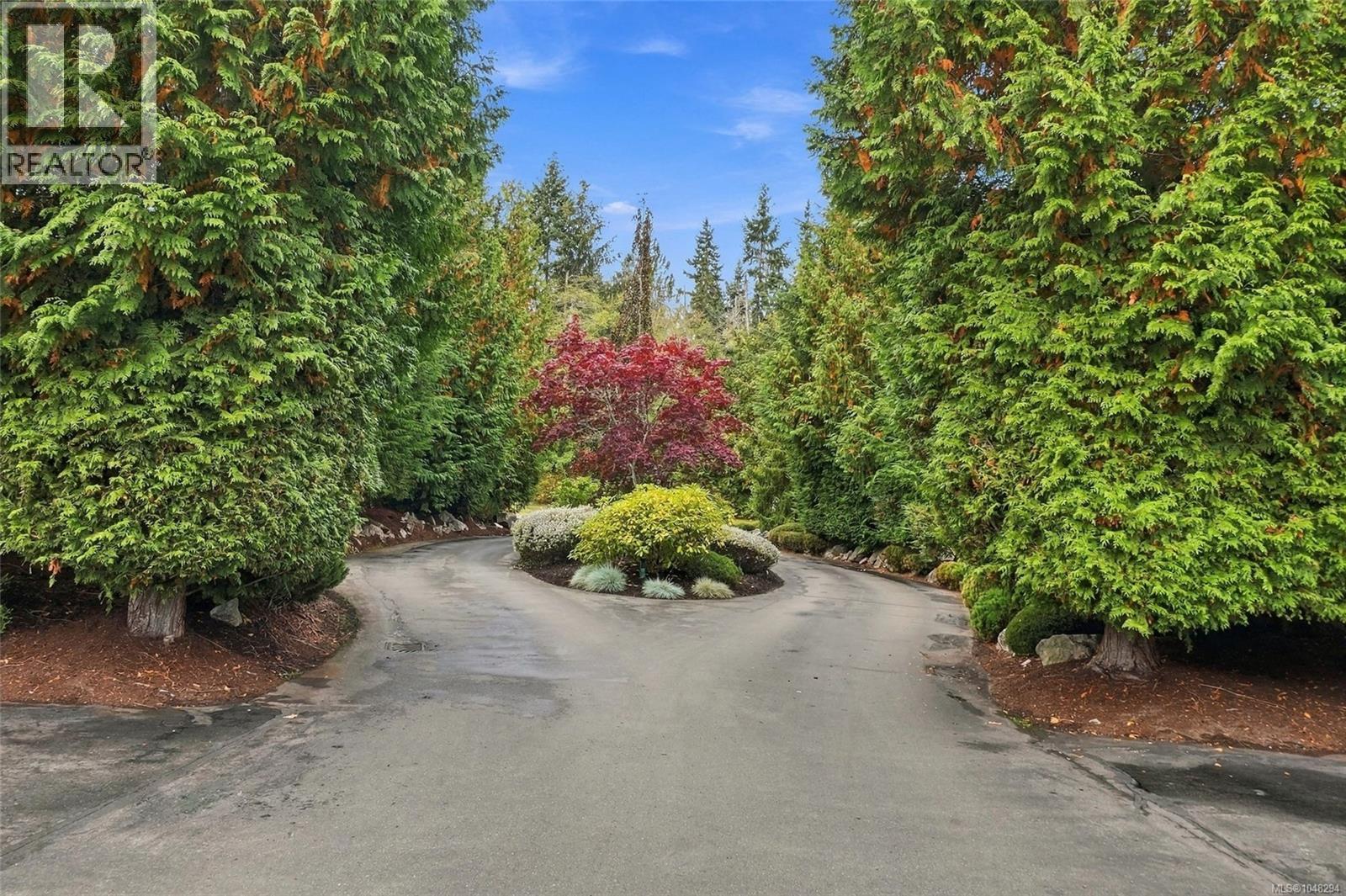 16 850 Arbutus St, Qualicum Beach - Image 1