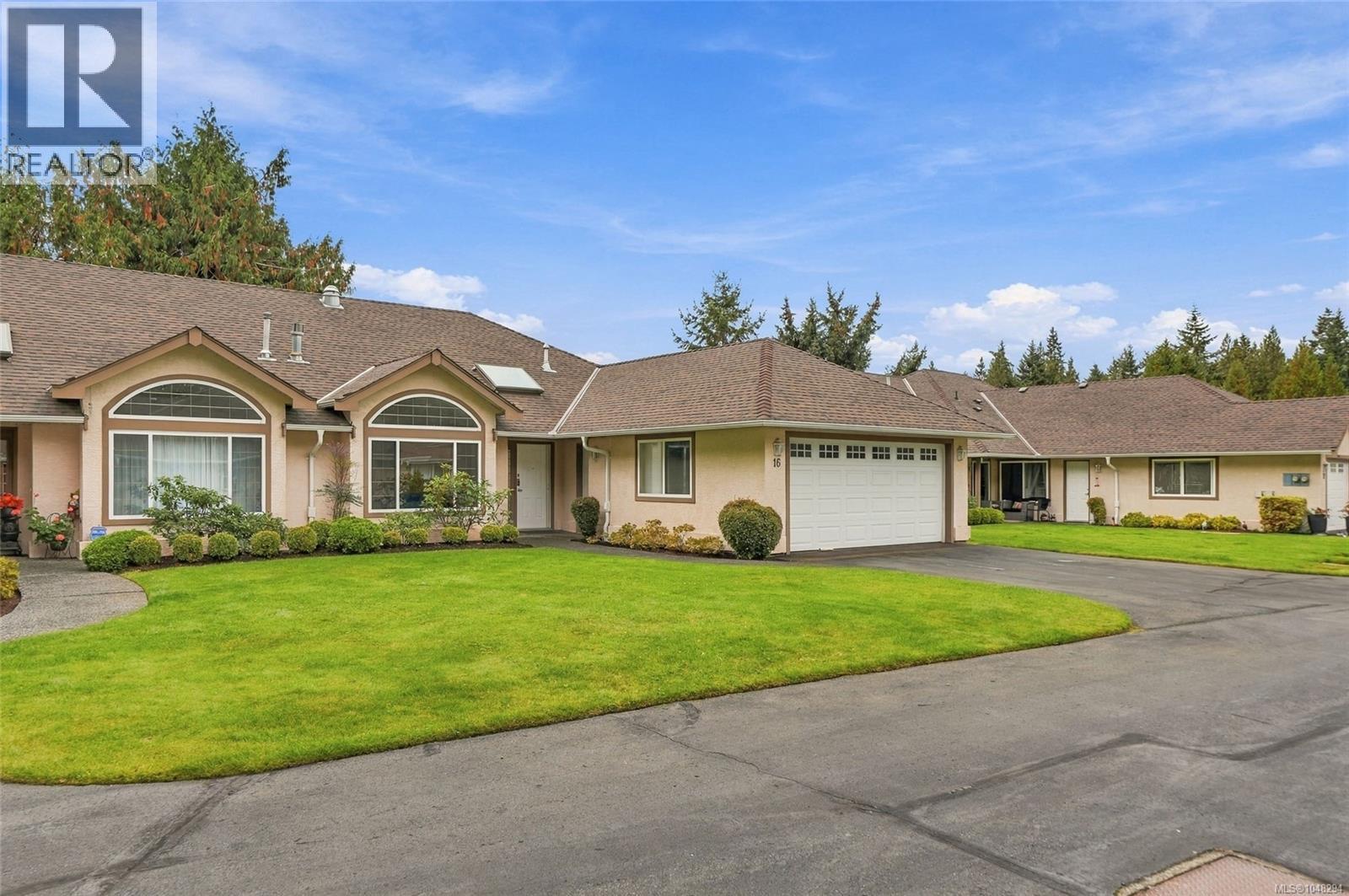 16 850 Arbutus St, Qualicum Beach - Image 1