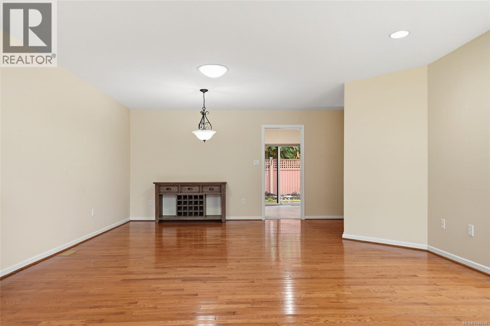 16 850 Arbutus St, Qualicum Beach - Image 1