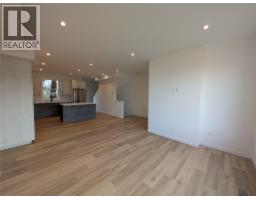 Full bathroom - 3602 Pleasant Valley Road Unit# 5, Vernon, BC V1T4L6 Photo 8