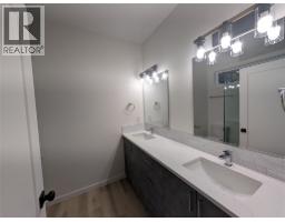 Bedroom - 3602 Pleasant Valley Road Unit# 2, Vernon, BC V1T4L6 Photo 7