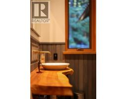 7025 Beggs Road, Nelson, BC V1L5P6 Photo 17