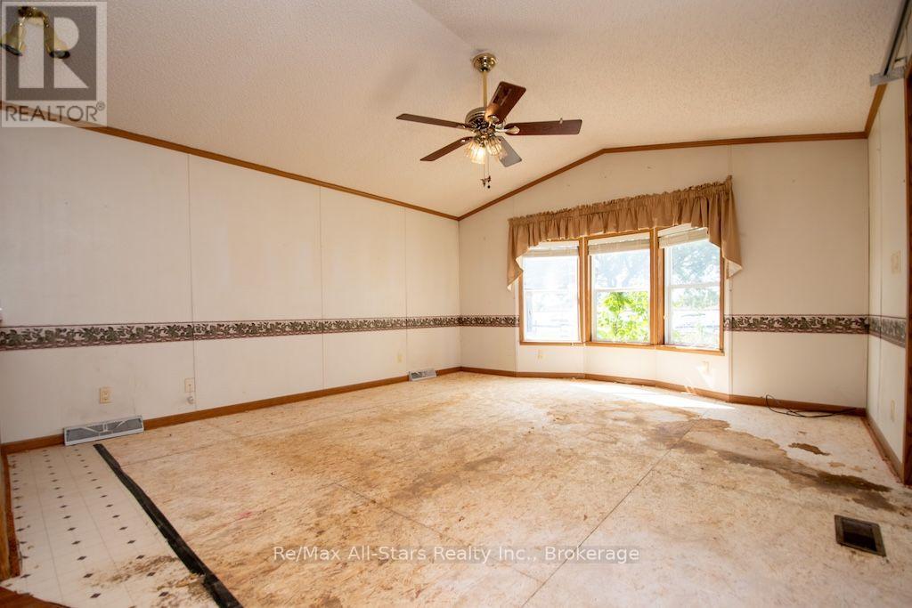 4 MCGREGOR DRIVE - 15
