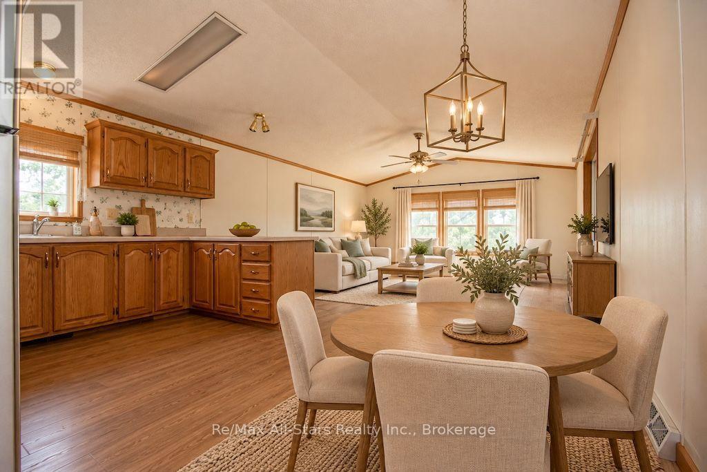 4 MCGREGOR DRIVE - 18