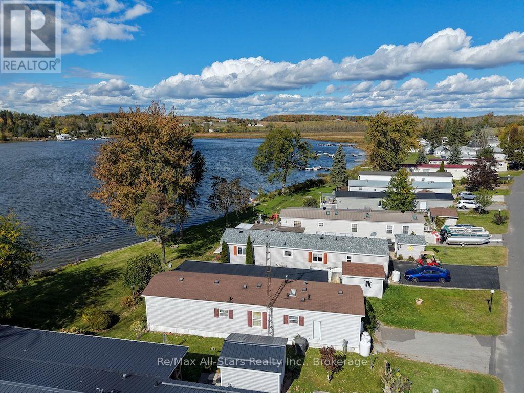 4 MCGREGOR DRIVE - 40