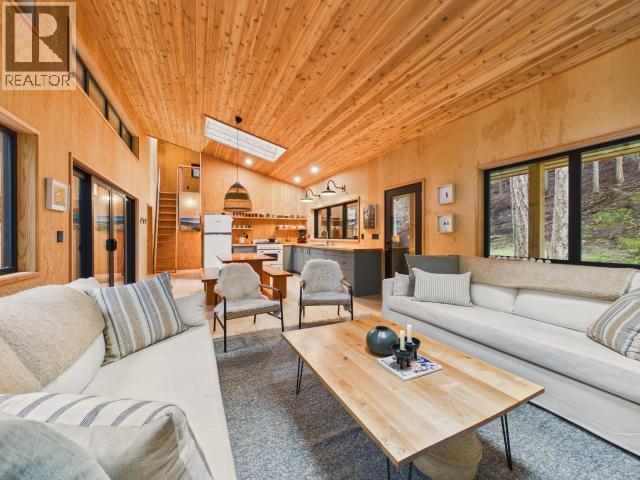 1016/1018 JOHNSON LANE - 14