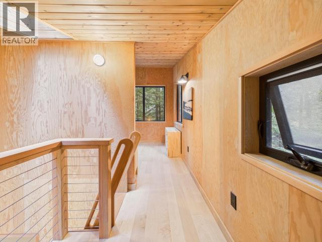 1016/1018 JOHNSON LANE - 24