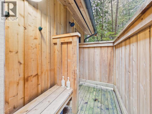1016/1018 JOHNSON LANE - 30