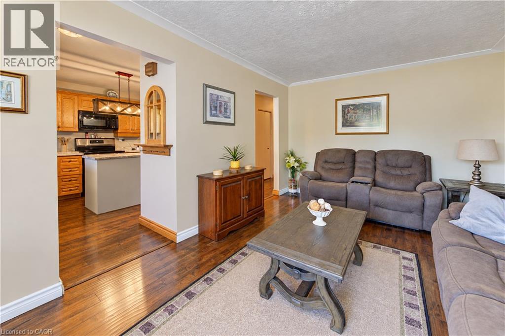 73 BELTON Drive - Image 15