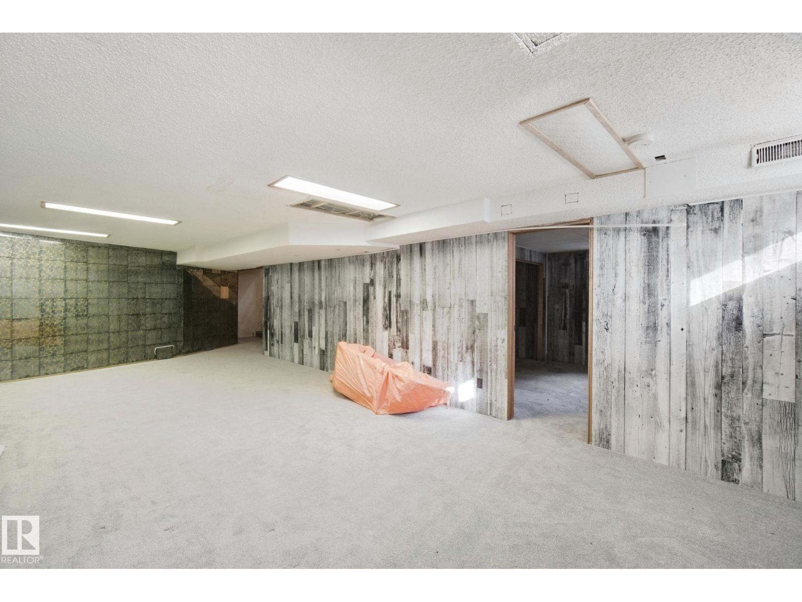 15432 78 AV NW - 24