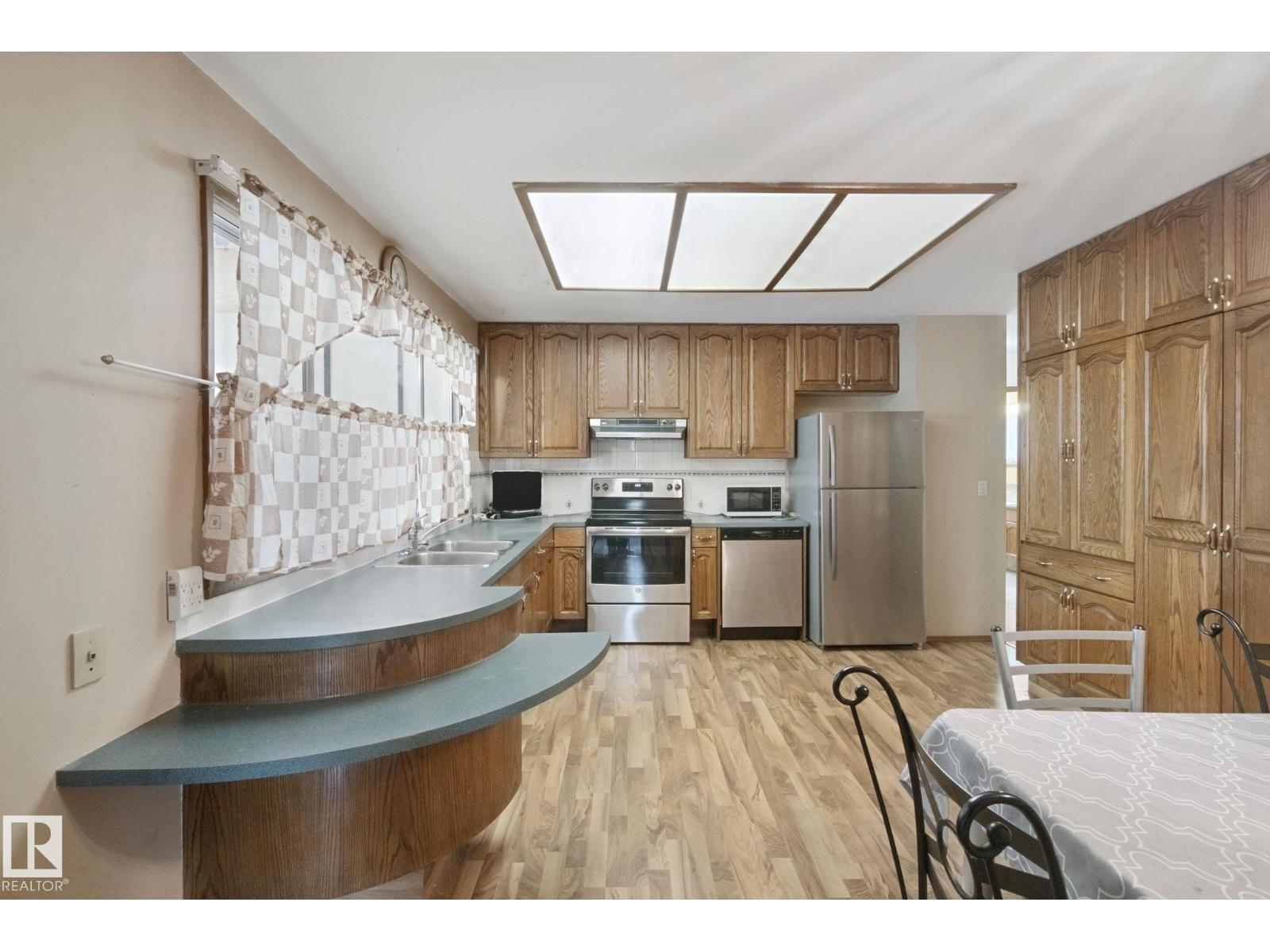 15432 78 AV NW - 8