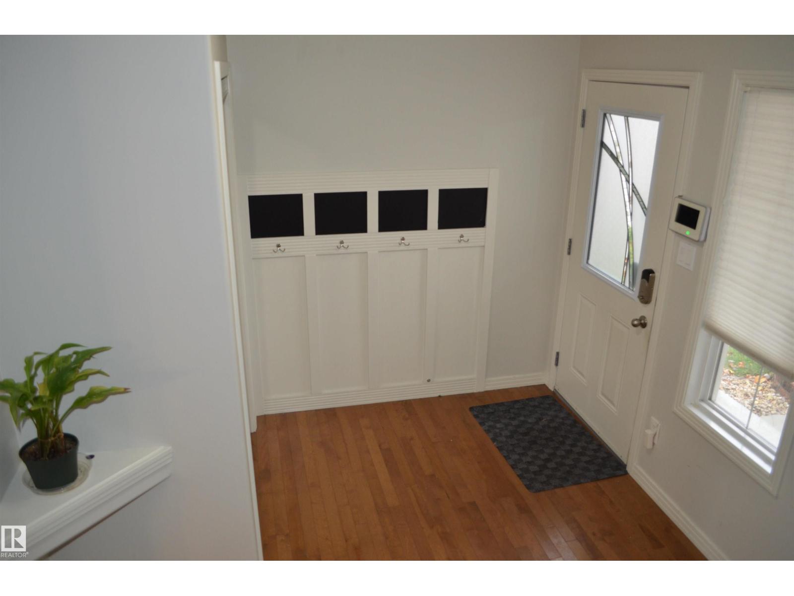20032 46 AV NW, Edmonton Alberta