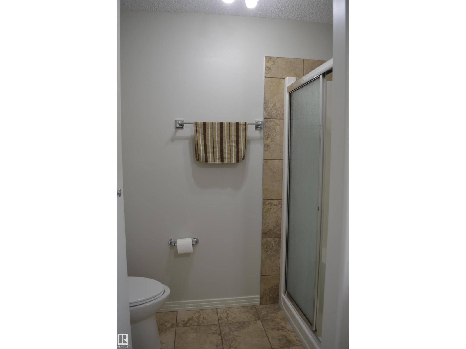 20032 46 AV NW - 24