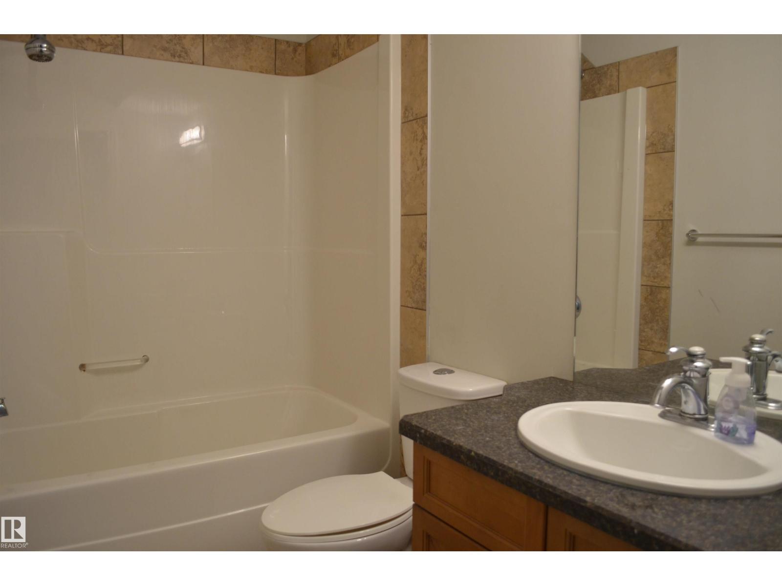 20032 46 AV NW - Image 33