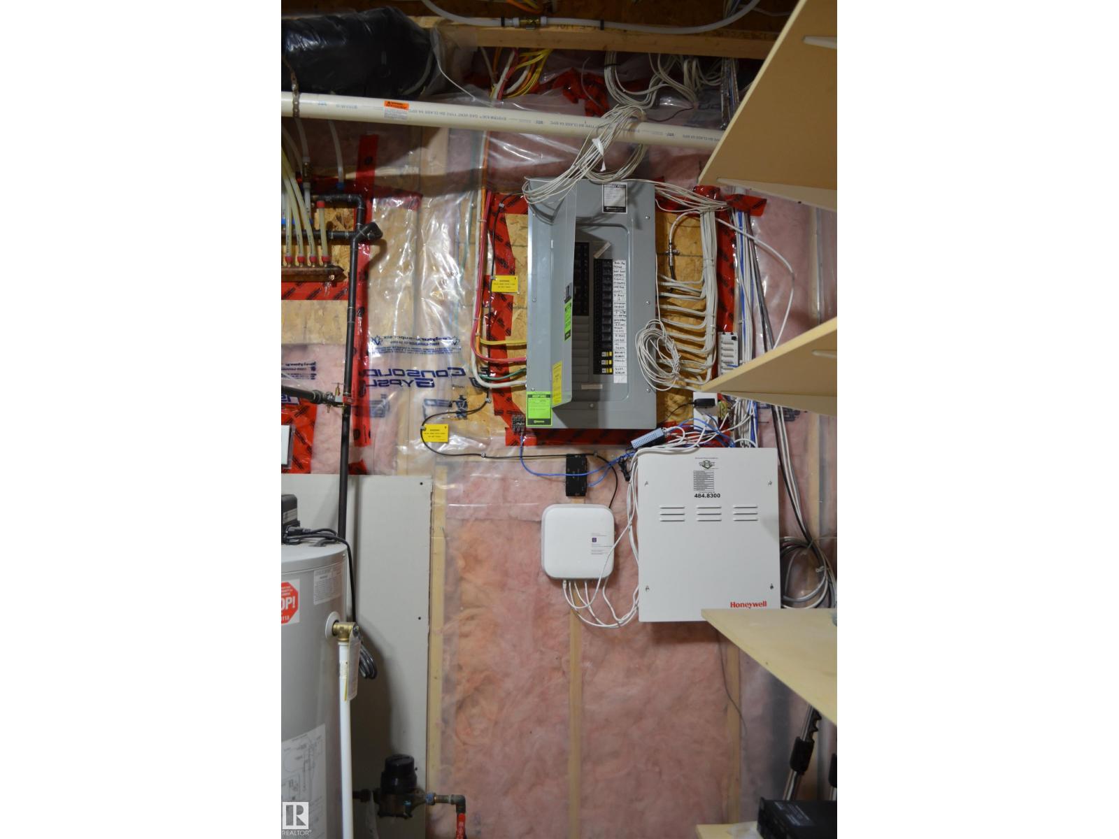20032 46 AV NW - Image 38