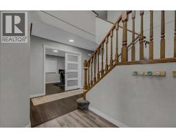 134 Autumn Close SE - photo 2