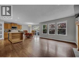 134 Autumn Close SE - photo 4