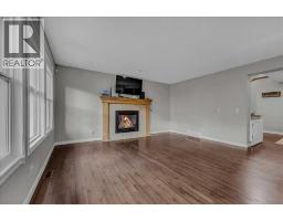 134 Autumn Close SE - photo 6