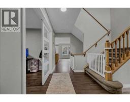 134 Autumn Close SE - photo 3