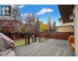 134 Autumn Close SE - photo 34