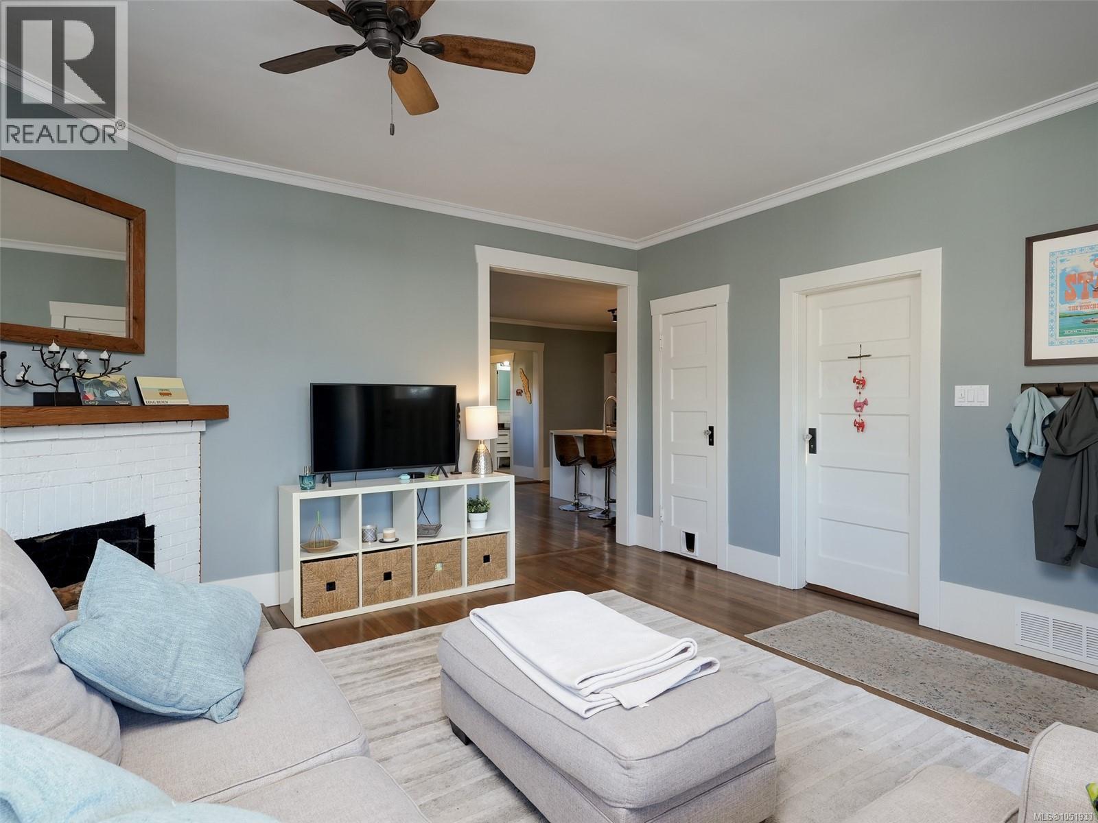 68 Crease Ave, Saanich - Image 1