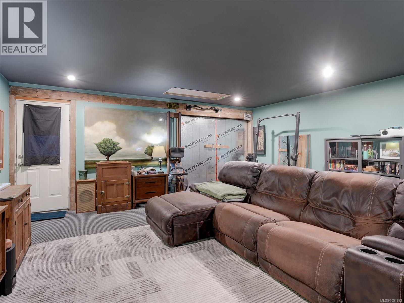 68 Crease Ave - 19