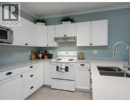 68 Crease Ave, Saanich, BC V8Z1S5 Photo 10