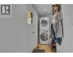 2751 Lakeview Road, West Kelowna, BC V1Z1Y5 Photo 40