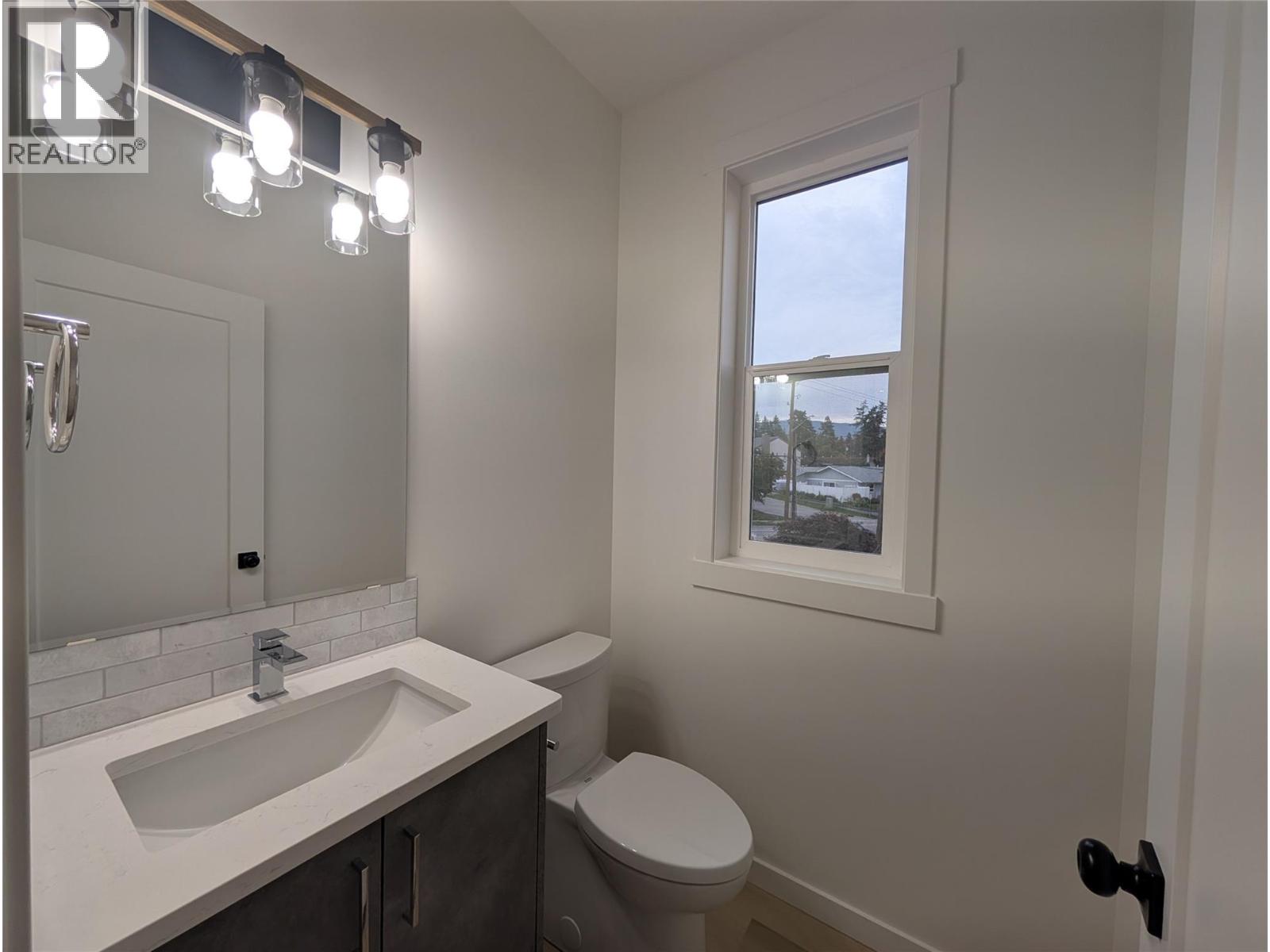 3602 Pleasant Valley Road Unit# 3, Vernon - Image 1