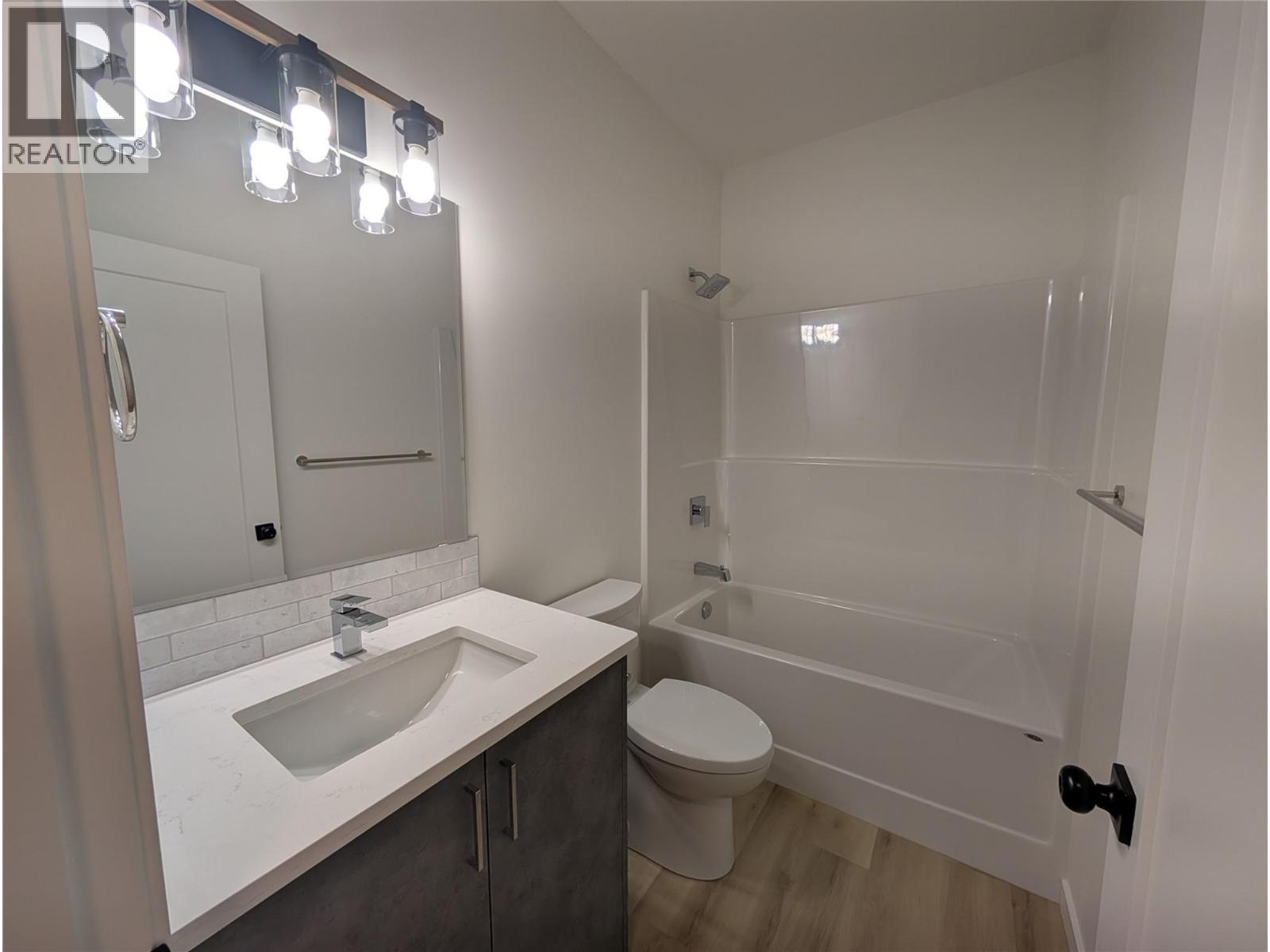 3602 Pleasant Valley Road Unit# 3, Vernon - Image 1