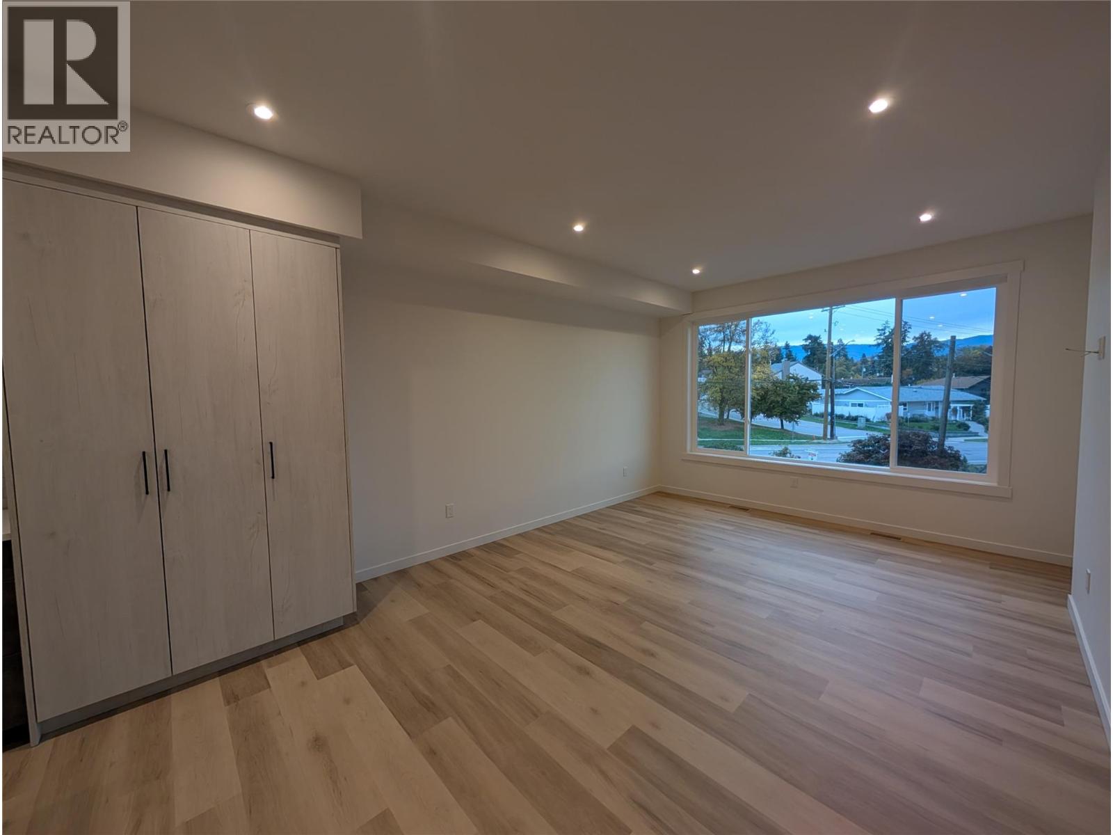 3602 Pleasant Valley Road Unit# 3, Vernon - Image 1