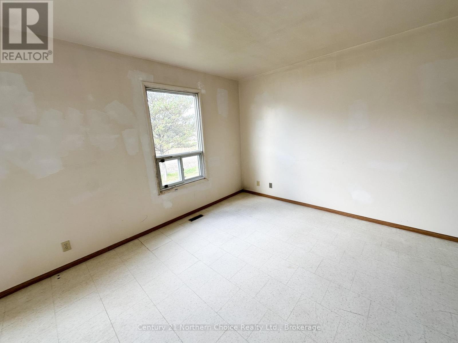 46/48 BIRCH DRIVE - 15