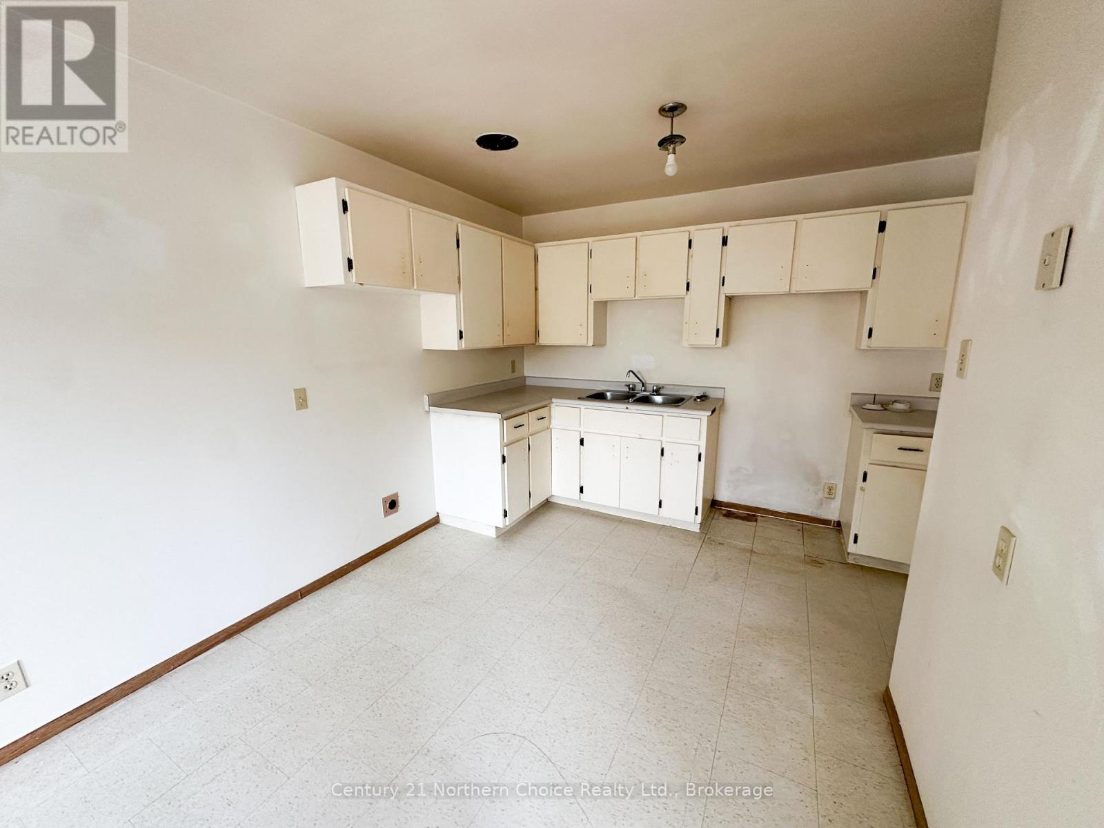 46/48 BIRCH DRIVE - 5