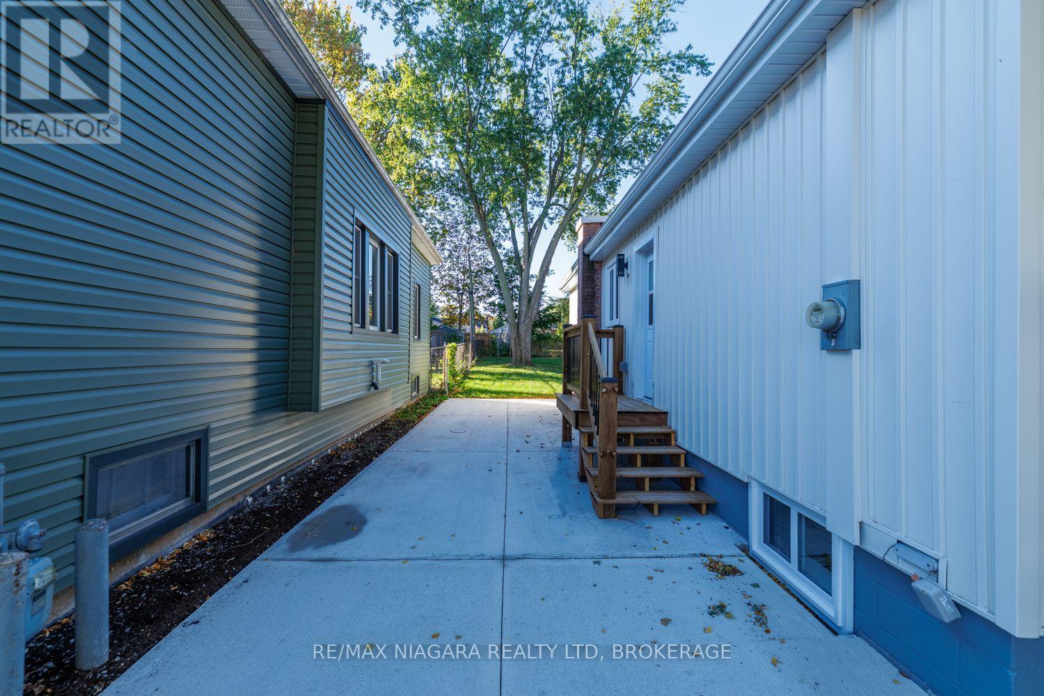 245 BOWEN ROAD - 27