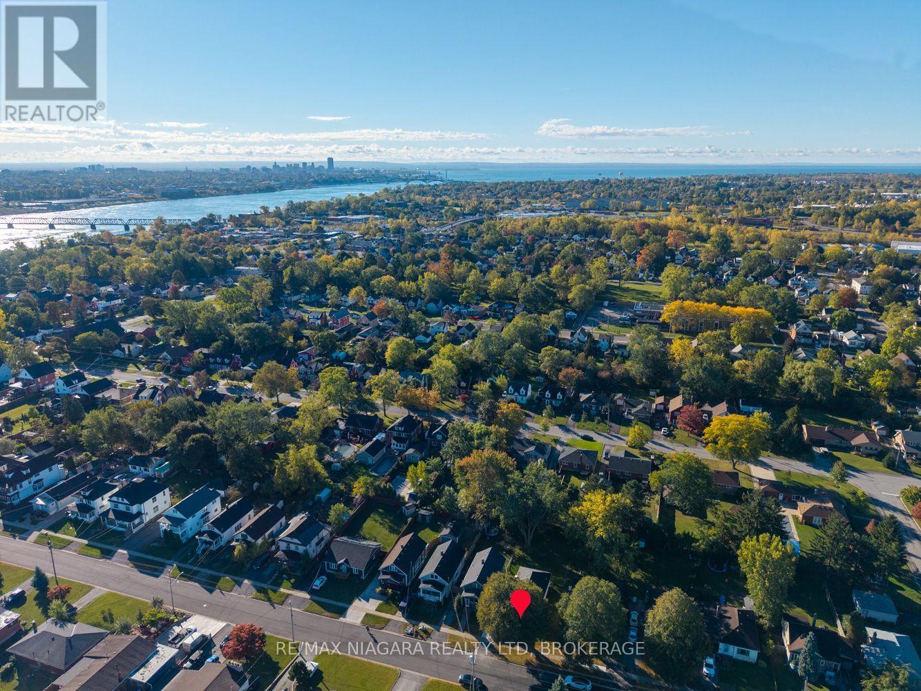 245 BOWEN ROAD - 42