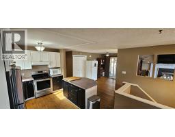 3pc Ensuite bath - 1207 Pinyon Road, Sparwood, BC V0B2G2 Photo 9